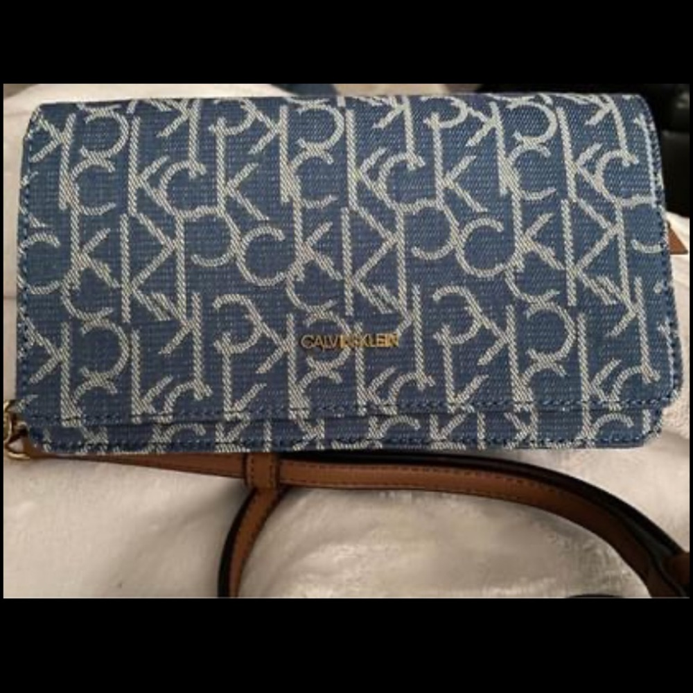 Cross body purse
